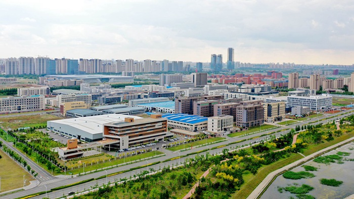 位于長(zhǎng)春新區(qū)的一家家光電企業(yè)走上了協(xié)同化發(fā)展之路。（長(zhǎng)春新區(qū)供圖）