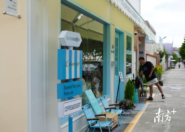 崖口村的網(wǎng)紅咖啡店。