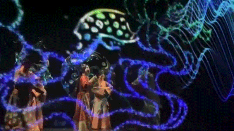 馬王堆復(fù)原動(dòng)態(tài)展《一念·辛追夢(mèng)》以多媒體視覺影像，為觀眾提供沉浸式視聽感受。