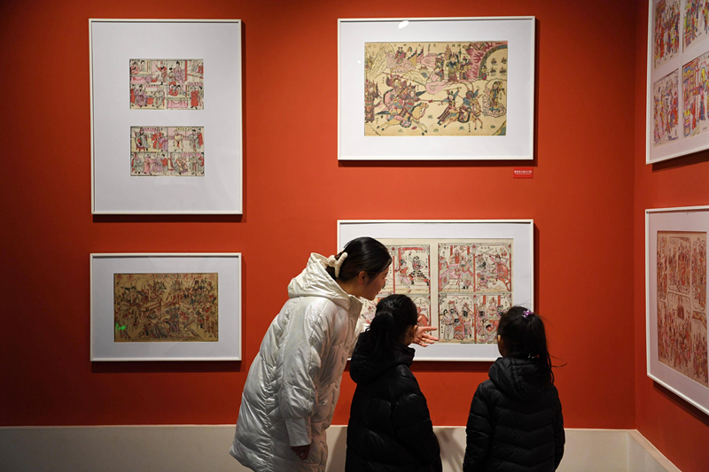 2023年2月3日，游客在河北武強(qiáng)年畫博物館參觀。