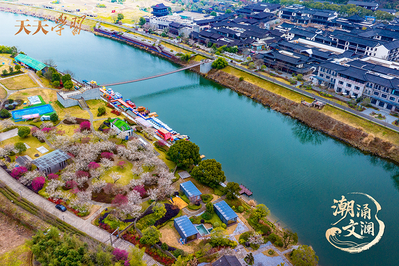 2025年2月17日，浙江紹興，嵊州市越劇小鎮(zhèn)和濕地公園梅花盛開。