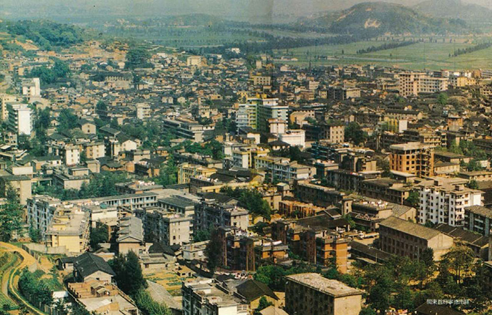 1988年寧德城區(qū)風貌。（圖源：《習近平在寧德》）