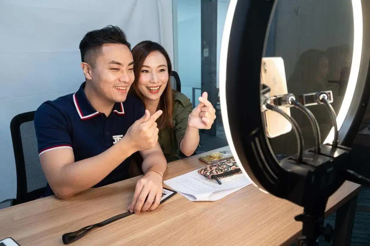 △ 一對在廣州創(chuàng)業(yè)的“港夫廣妻” 。