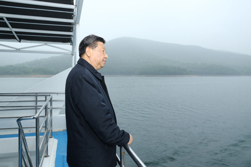 2021年5月13日下午，習(xí)近平總書記在河南南陽乘船考察丹江口水庫。