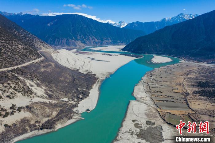 航拍米林丹娘佛掌沙丘景點?！『闻罾?攝