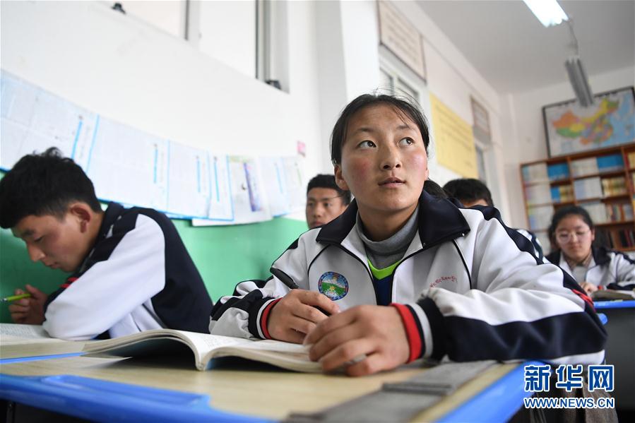 （體育·專題）（21）足球——踢球吧！草原女孩