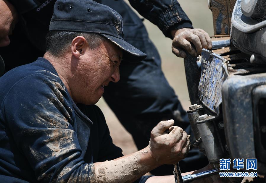 （圖文互動）（5）記者手記：可可西里，“挪”向“藏羚羊大產(chǎn)房”的14個半小時