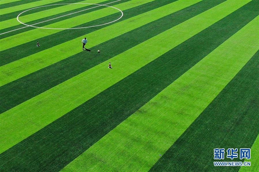 （走向我們的小康生活）（5）青?，敹啵狐S河源的幸福村