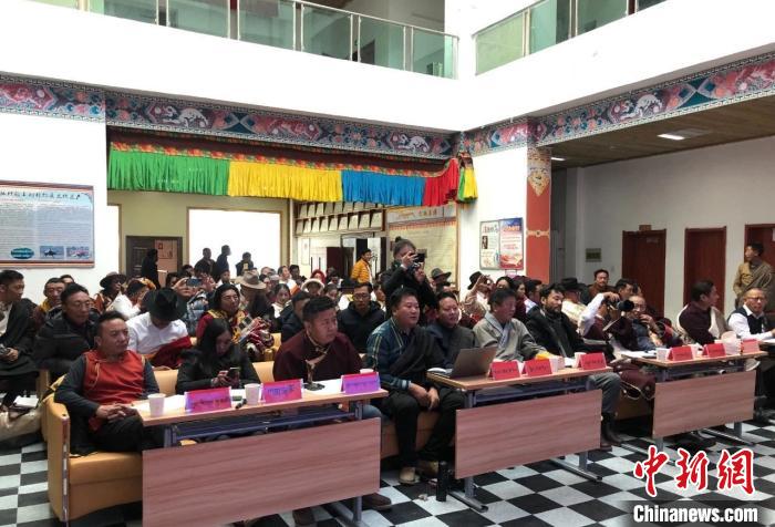 青海:舉行玉樹《格薩爾》藝人學(xué)術(shù)鑒定會(huì)加強(qiáng)史詩活態(tài)傳承