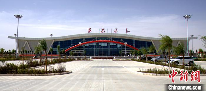 青海格爾木機(jī)場(chǎng)年旅客吞吐量突破25萬(wàn)人次