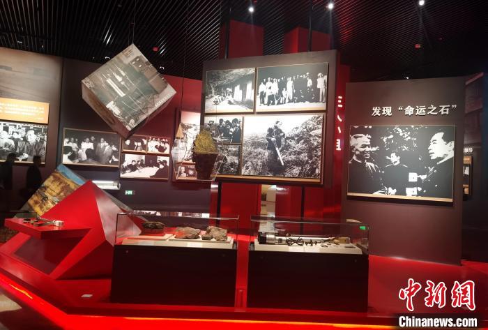 圖為紀(jì)念館內(nèi)部一角?！《∮衩?攝