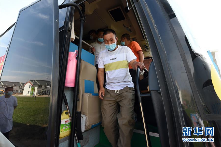 （新華全媒+）（19）千里“挪窩”，踏實(shí)開啟新生活