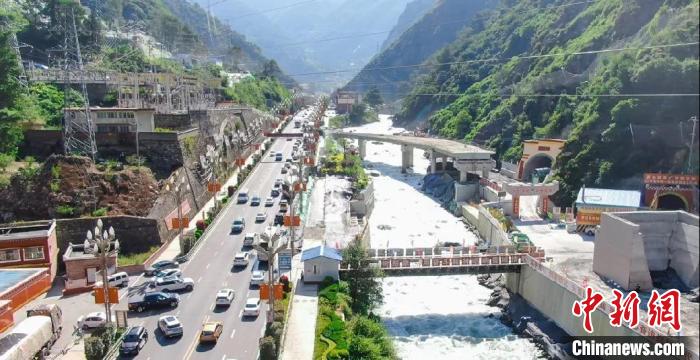 郭達山隧道進口實況?！】蛋蛡髅焦﹫D