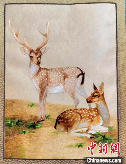 圖為藏繡作品。　祁增蓓 攝