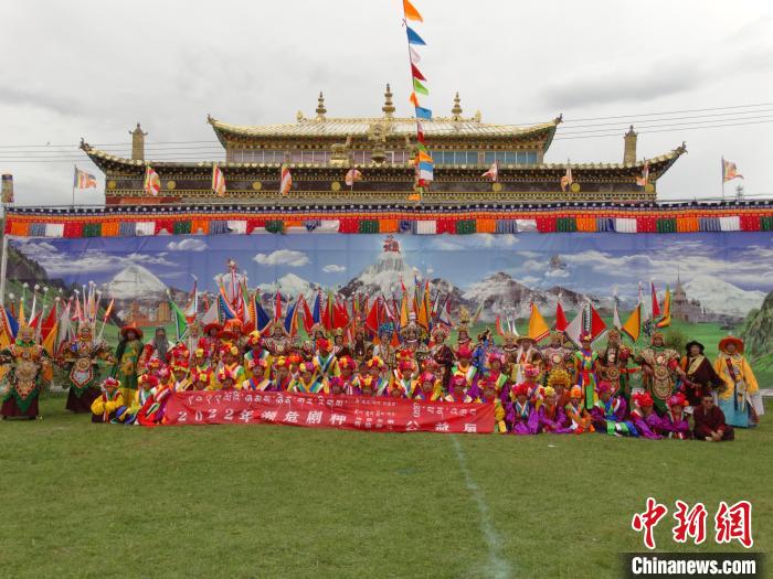 圖為全體演員合影?！“喱斂h文體旅游廣電局 供圖