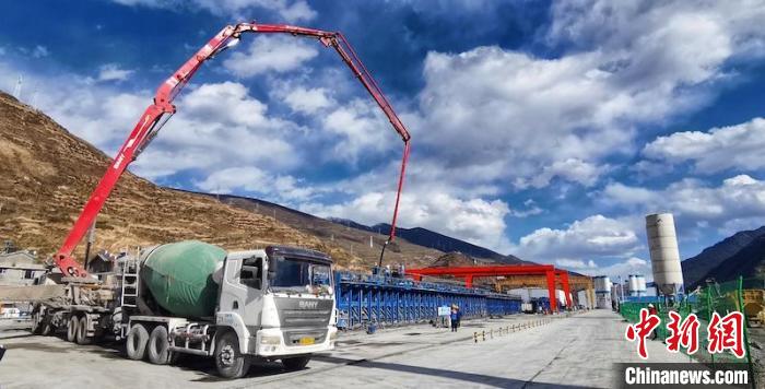 T梁發(fā)運現(xiàn)場?！≈需F八局 供圖