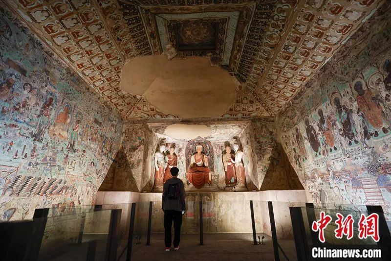 “敦行故遠：故宮敦煌特展”上展出的敦煌莫高窟第220窟復制洞窟。杜洋 攝