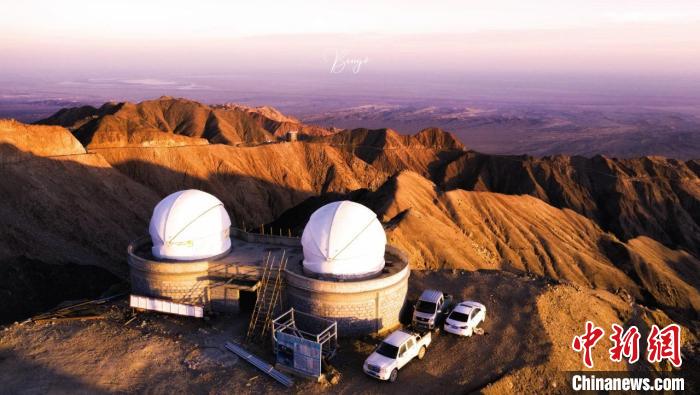 圖為青海冷湖賽什騰山天文臺址日落?！『槲腻?攝