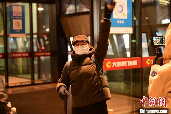 1月9日晚剛到沈陽?！¤F西區(qū)委宣傳部 攝