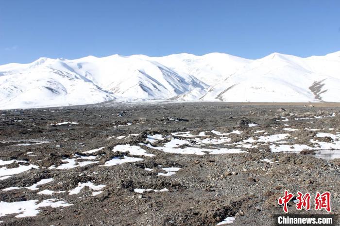 2019年10月冰體融化后遺留下的碎屑物。中科院青藏高原所 供圖