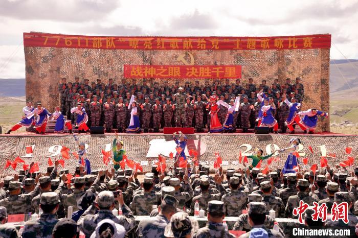 圖為主題歌詠比賽活動(dòng)現(xiàn)場(chǎng)。　馬成鎖 　攝