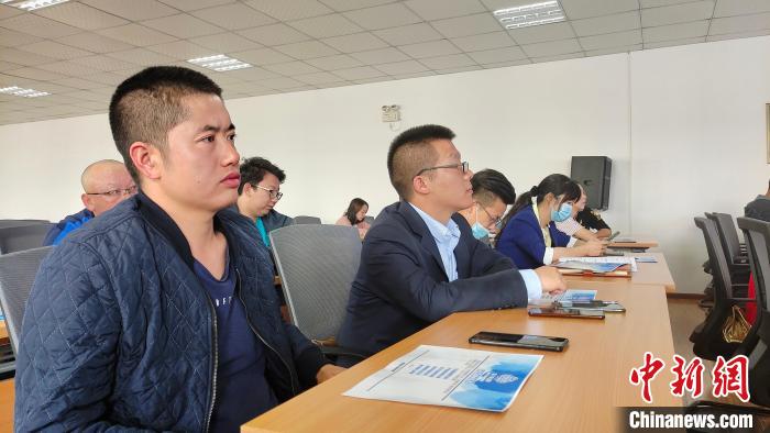 圖為培訓(xùn)會現(xiàn)場。　貢桑拉姆 攝