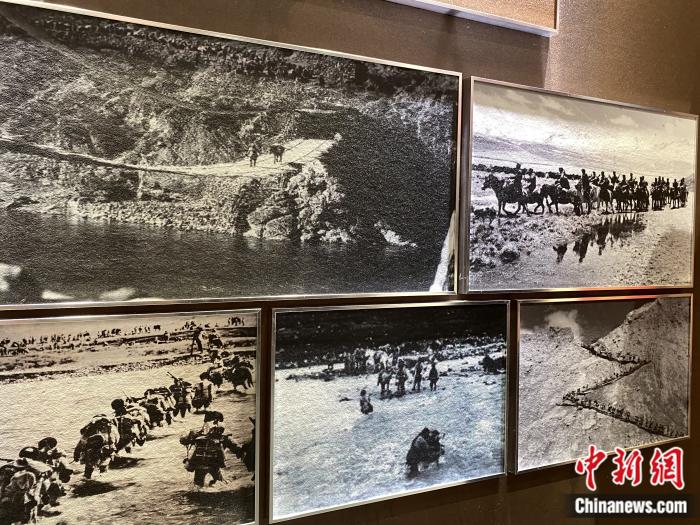 紅樓內展廳，圖為昌都戰(zhàn)役中的人民解放軍。彭寧鈴 攝