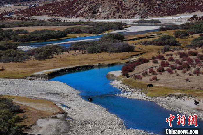 資料圖為拉薩市墨竹工卡縣境內(nèi)的美景?！∝暩聛?lái)松 攝