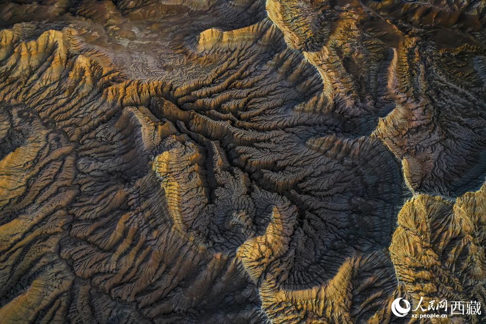 俯瞰土林。貢覺群培攝