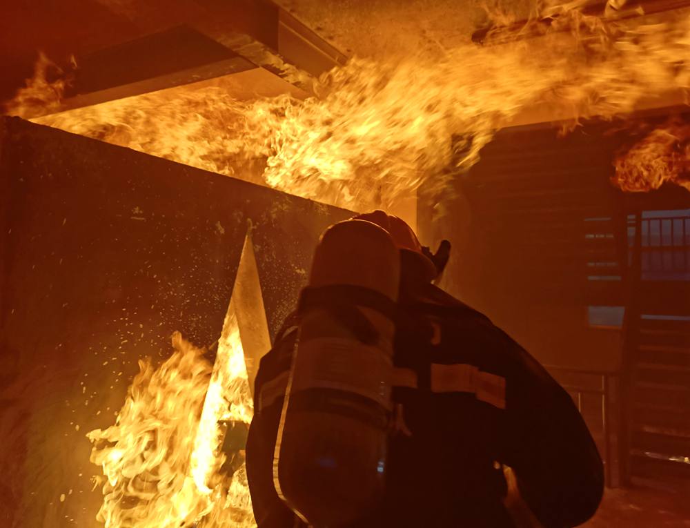 畫面“燃爆”。