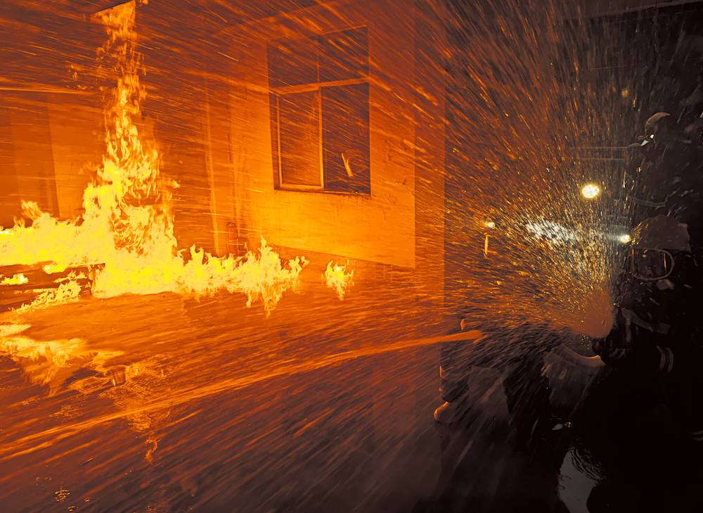 滅火救援演練，畫面震撼。