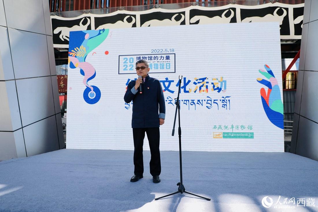 拉薩市委副書(shū)記、常務(wù)副市長(zhǎng)、北京西藏拉薩指揮部黨委書(shū)記王強(qiáng)講話(huà)。人民網(wǎng) 次仁羅布攝