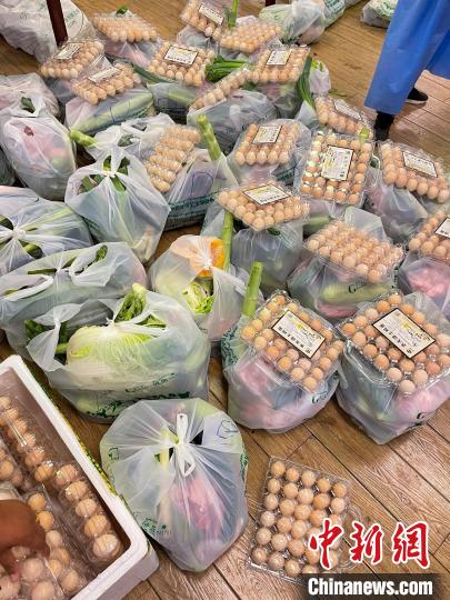 西藏格拉丹東超市疫情期間全力保障市場(chǎng)供應(yīng)。　受訪者供圖