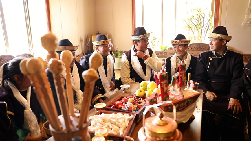 齊聚一堂，迎“古突”之夜。