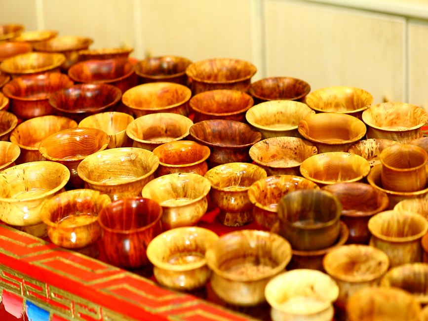 藏地木碗成品。