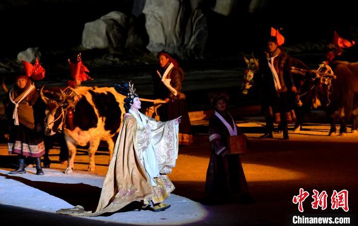 3月17日，西藏拉薩，《文成公主》大型史詩劇演出現(xiàn)場(chǎng)?！±盍?攝