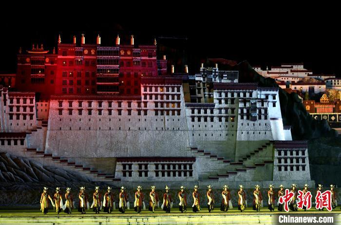 3月17日，西藏拉薩，《文成公主》大型史詩劇演出現(xiàn)場(chǎng)?！±盍?攝