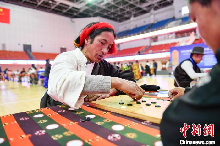 圖為比賽現(xiàn)場(chǎng)?！∝暩聛?lái)松 攝