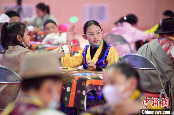 圖為比賽現(xiàn)場(chǎng)?！∝暩聛?lái)松 攝