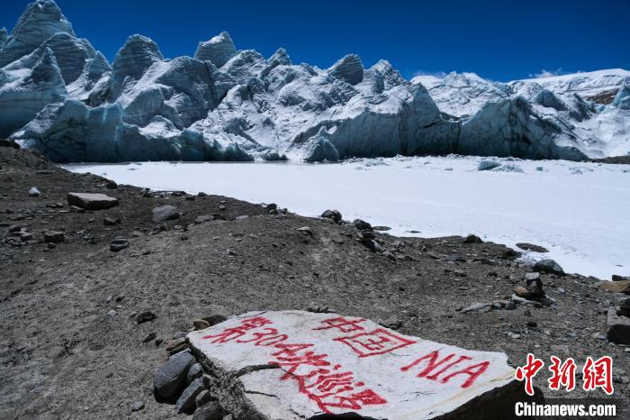 普瑪江塘邊境派出所民輔警巡邏標(biāo)記。　江飛波 攝