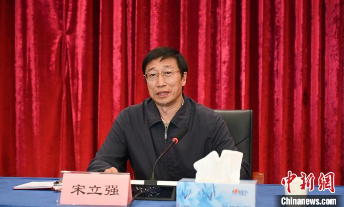 圖為西藏自治區(qū)黨委組織部副部長(zhǎng)、第十批援藏干部人才總領(lǐng)隊(duì)宋立強(qiáng)致辭。