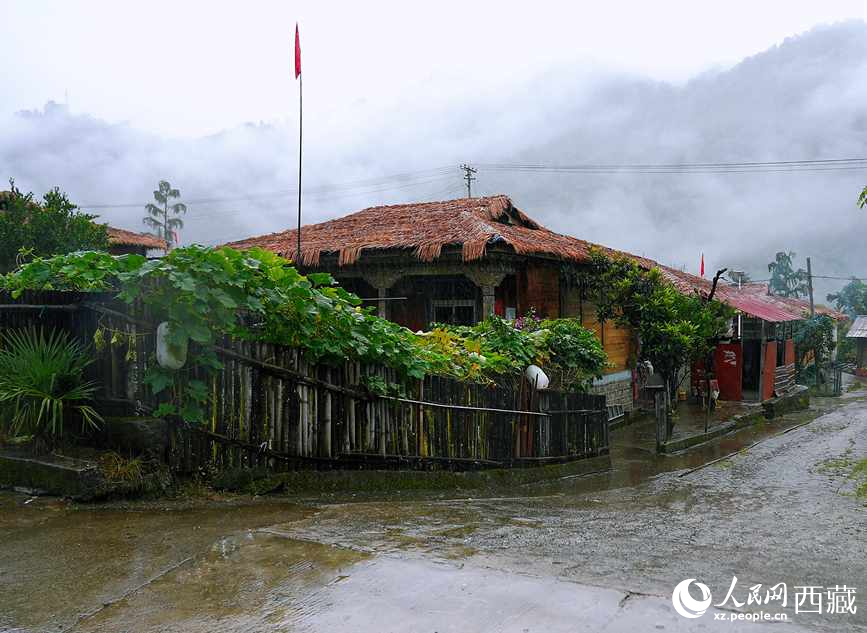 門巴族的特色庭院。