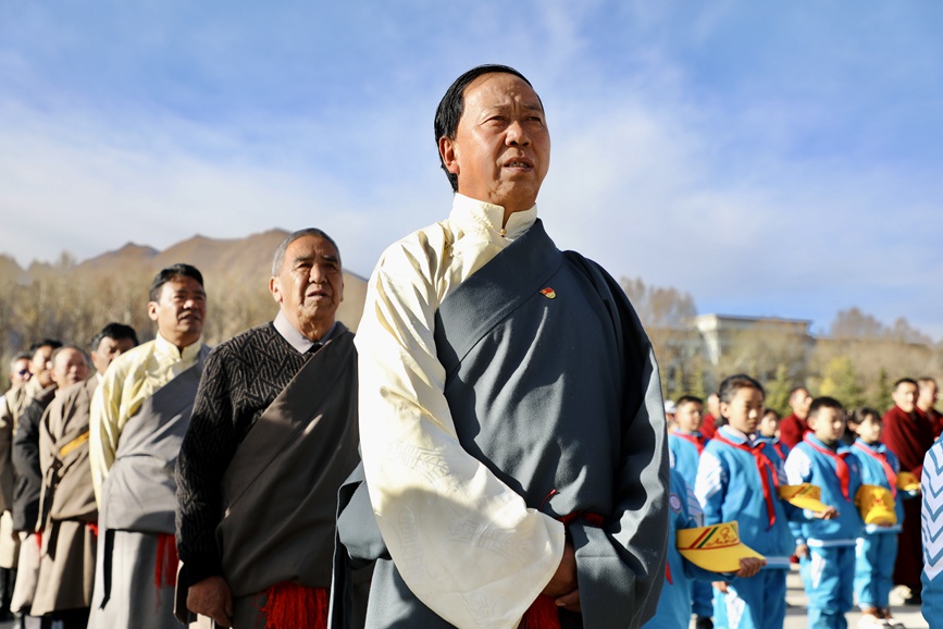 “升國(guó)旗、唱國(guó)歌”儀式現(xiàn)場(chǎng)。