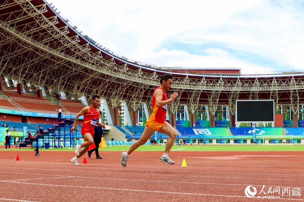 拉薩市群眾文化體育中心舉辦的田徑賽實(shí)況。