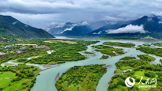 雅尼國家濕地公園風景如畫。人民網(wǎng)記者 次仁羅布攝