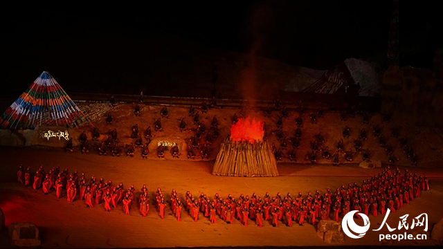 《文成公主》大型史詩劇演出現(xiàn)場。人民網(wǎng)記者 劉凡攝