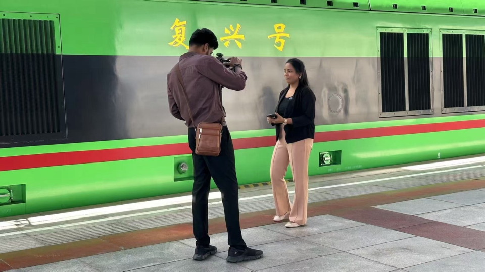“中國在保護自然環(huán)境的同時實現(xiàn)了高度現(xiàn)代化！” ——多國記者眼中的現(xiàn)代西藏_fororder_圖片4
