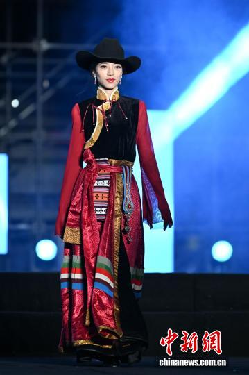 西藏首屆民族舞臺服飾設(shè)計大賽拉薩啟幕