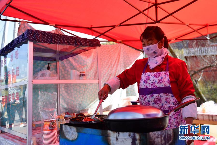 （全面建成小康社會“百城千縣萬村調(diào)研行”·圖文互動）（6）青?？柎澹骸肮夤鞔濉钡娜A麗轉(zhuǎn)身