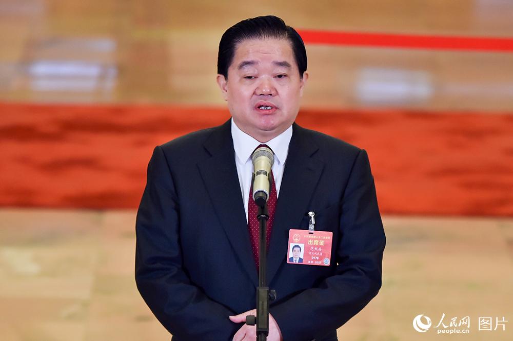 全國(guó)人大代表、河北省人大常委會(huì)黨組書記、常務(wù)副主任范照兵。
